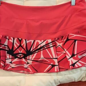Nike Women's Pink Skort. Large